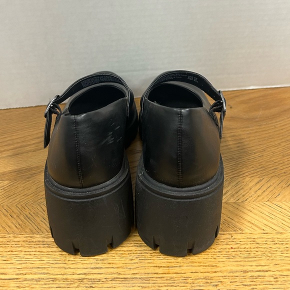 Madden NYC by Steve Madden Black Mary Jane Lug Platform Shoes. Size 8.5 - Picture 6 of 11